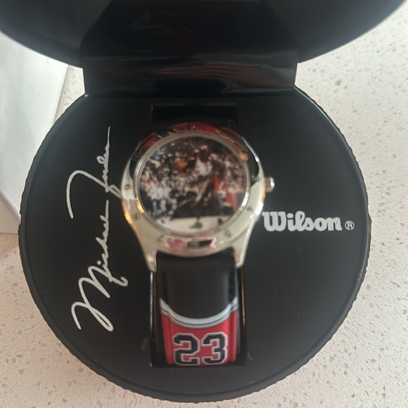 Avon Michael Jordan Watch “NEW” 1997 - Picture 2 of 3